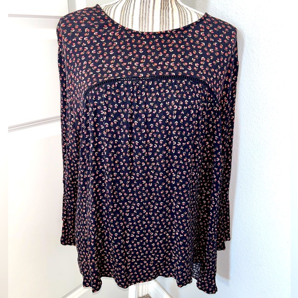 Eyeshadow Tops - Eyeshadow Women’s Black Floral and Lace Blouse